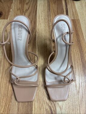 schutz nude heels size8.5B